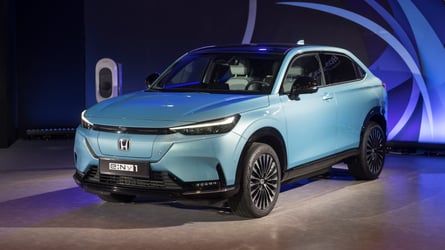 The Honda e:Ny1 is essentially the same vehicle as the e:NS1/e:NP1 sold in China. Honda Electric Car, Hyundai Kona Electric, Electric Moped, Hydrogen Fuel Cell, Hyundai Kona, Small Suv, Honda Motors, Honda S, Compact Suv