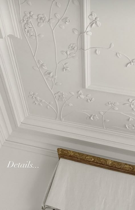 Thomas Pheasant Interiors, Interesting Ceilings, Trim Inspiration, Thomas Pheasant, Ceiling Art, Deco Studio, Timeless Interiors, Victorian Design, Ceiling Tiles