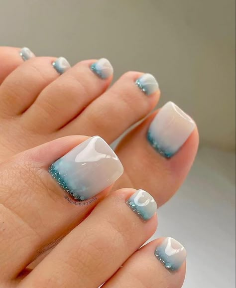 Ombre Pedicure, Orange Ombre Nails, Black Ombre Nails, Red Ombre Nails, Glass Nails Art, Pedicure Nail Designs, Latest Nail Designs, Baby Blue Nails, Squoval Nails