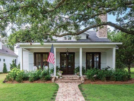 Form meets function in this Fairhope, Alabama, cottage—follow the link! (Interior designs: March + May, Styling by Sidney Bragiel) https://thecottagejournal.com/form-meets-function-fairhope-alabama-cottage/ Fortified Home, Cottage Journal, Fairhope Alabama, Fairhope Al, Southern Cottage, Open Concept Layout, Building Company, Garden District, Brick Pavers