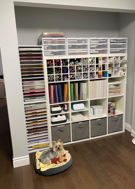 Craft Room Cube Storage Ideas, Craft Room Organization Table, Office Craft Room Combo Small Spaces, Art Closet, Office Craft Room Combo, Cricut Storage, Craft Room Organisation, Scrapbook Room Organization, Laundry Craft Rooms