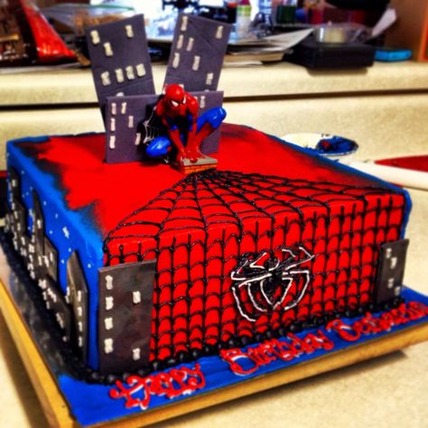 Spiderman Square Cake, Pastel Spiderman, Spider Man Birthday Cake, Cool Food Hacks, Spiderman Topper, Frozen Birthday Party Cake, Spider Man Birthday, Spider Cake, Minion Birthday Cake