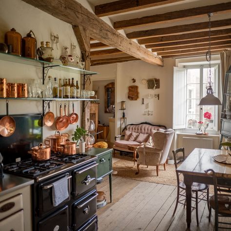 French Cottage kitchen💖💖💖 Old French Kitchen, Unfitted Kitchen French, French Homestead, Old French House, French Cottage Kitchen, Unfitted Kitchen, French Kitchen, French Cottage, Cottage Kitchen