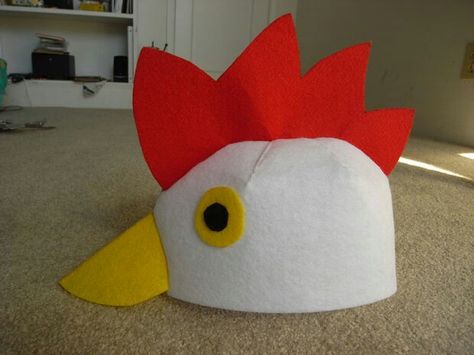 Disfraz de pollo Chicken Costume Diy, Chicken Costume Kids, Chicken Outfit, Rooster Costume, Fiction Characters, Robot Chicken, Chicken Costume, Themed Halloween Party, Duck Costumes