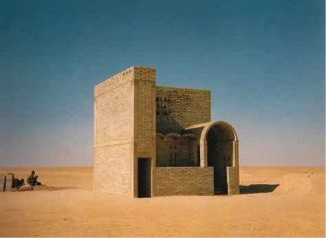 Cambridge Design Research Studio Brick Structure, Kisho Kurokawa, Desert House, Japanese Architect, Brick Architecture, Vernacular Architecture, Desert Homes, Brutalist Architecture, Rain Water Collection