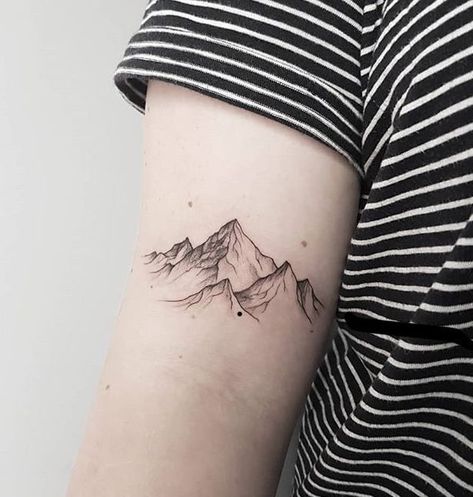 Canadian Rockies Tattoo, Mountain Tattoo Upper Arm, Velaris Mountains Tattoo, Realistic Mountain Tattoo, Mountain Tattoo Arm, Alps Tattoo, Mountain And Flower Tattoo, Matterhorn Tattoo, Minimal Mountain Tattoo