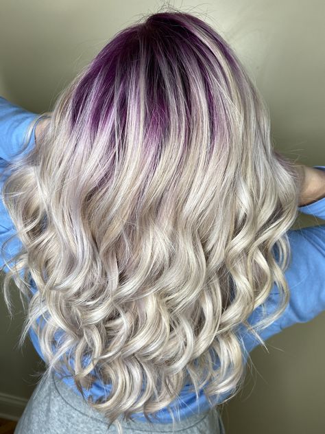 Lavender Hair With Blonde, Blonde With Purple Roots, Purple Root Smudge, Purple Shadow Root Blonde, Purple Roots Blonde Hair, Blonde Hair Purple Roots, Purple Shadow Root, Brown Roots Blonde Hair, Purple And Blonde Hair