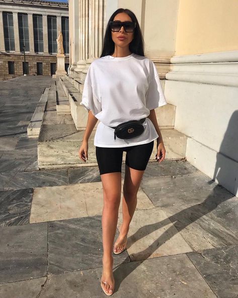 White Tshirt Outfit, Baggy Tee, Baggy T-shirt, Biker Shorts Outfit, Tshirt Outfit, Summer Shorts Outfits, Short Gowns, Oversize T Shirt, T Shirt Oversize