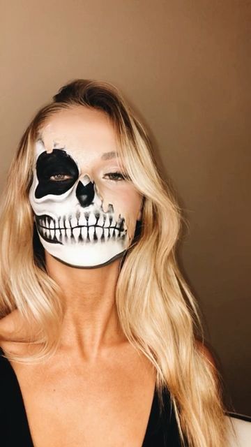 Halloween Skeleton Makeup, Halloween Face Paint, Halloweenský Makeup, Halloween Make-up Looks, Paint Face, Holloween Makeup, Makeup Scary, Creepy Halloween Makeup, Cute Halloween Makeup