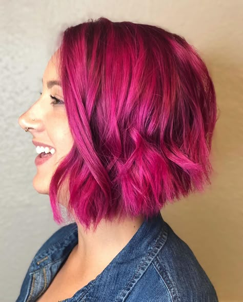 Vivid Bob Hair, Pink Hair Inspiration, Fuschia Hair, Red Pink Hair, 2024 Colors, Edgy Hair Color, Undercut Long Hair, Wavy Bob Haircuts, Diy Hair Color