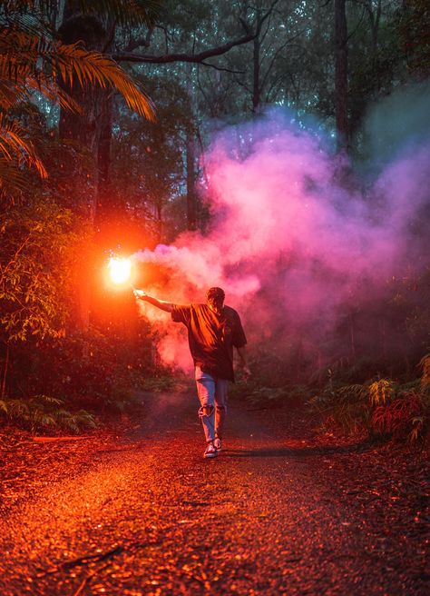 Night Photography Portrait, Mobile Screensaver, Man In Black, Iphone11 Pro, Lucky Luke, Best Iphone Wallpapers, Dirt Road, Night Photos, Wallpaper Download