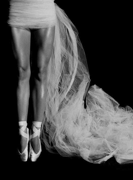 randombeauty | cheekyblushin: En pointe. Ballerina Legs, Dancer Legs, Ballet Beauty, Robert Frank, Shall We Dance, Ballerina Girl, Ballet Beautiful, Dance Photos, Dance Life