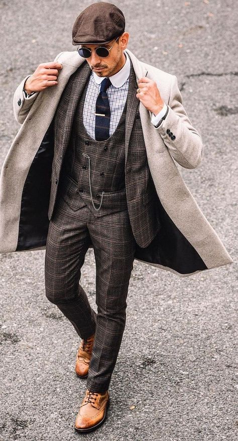 Peaky Blinders Suit Ideas, Peaky Blinders Suit Style, Wedding Suits Men Peaky Blinders, 20s Suit Men's Fashion, Peaky Blinders Style Man, Peaky Blinder Wedding Suit, Peaky Blinders Suits Mens Fashion, Modern Peaky Blinders Style, Peaky Blinders Wedding Dress