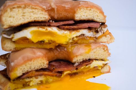 What You Should Be Doing with Stale Donuts Coachella Food, Best Breakfast Sandwich, Egg And Cheese Sandwich, Glazed Doughnuts, Mexican Snacks, Donut Worry, Bacon Egg And Cheese, Egg And Cheese, Craving Pizza