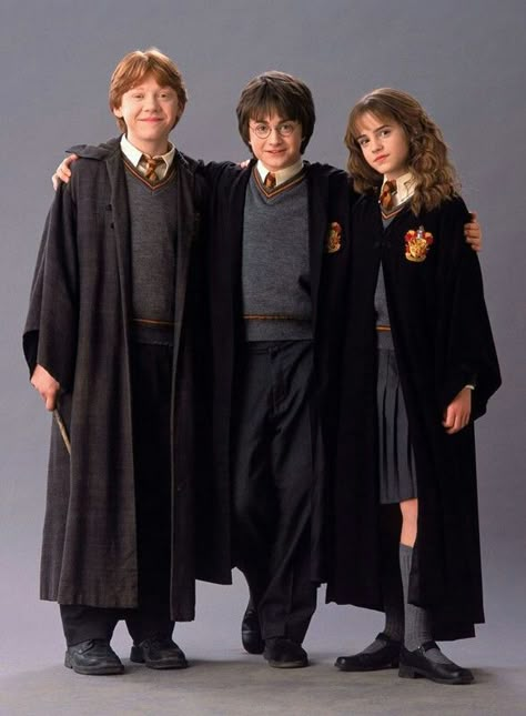 Golden trio Blaise Harry Potter, Harry Potter Kostüm, Harry Potter Costumes, Harry Potter Fanları, Harry Ron Hermione, Harry Potter Halloween Costumes, Film Harry Potter, Harry Potter Ron Weasley, Harry Potter Cosplay