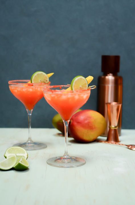 Prickly Pear Margarita, Pomegranate Margarita, Peach Margarita, Blood Orange Margarita, Cinco De Mayo Recipes, Pineapple Margarita, Frozen Watermelon, Mango Margarita, Mix Drinks