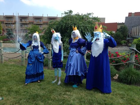 Ice King cosplay Ice King Cosplay, Ice King Costume, Adventure Time Costume, Ice King Adventure Time, Adventure Time Cosplay, Simon Petrikov, Sister Costumes, Comic Ideas, King Costume