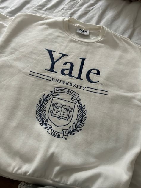 Yale Acceptance, Ivy League Aesthetic, Yale Law, University Inspiration, Harvard Yale, Yale Law School, Dream University, University Aesthetic, Usa University