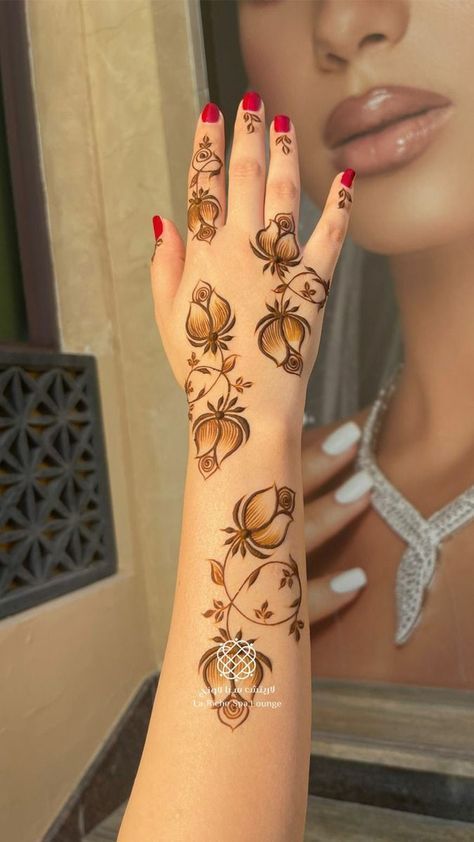 Arm Henna, Dubai Mehndi, Henna Style Tattoos, Henna Inspo, Spa Lounge, Eid Henna, Arabic Henna, Beautiful Henna, Latest Henna Designs