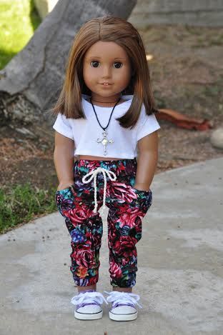 Floral Joggers Outfit, American Girl Doll Outfits, American Girl Doll Hairstyles, American Girl Outfits, American Girl Diy, Куклы American Girl, Floral Joggers, American Girl Doll Diy, American Girl Doll Stuff