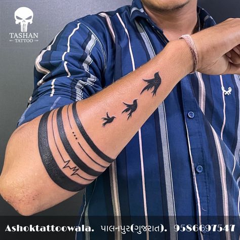 Tatoos Men Hand Band, Tatoos Men Ideas Hand, Best Tattoos For Men Hand, Tattoo Bands For Men, Band Tattoo Men, Hand Band Tattoo For Men, Band Tattoo For Men, Tattoo Stripes, Arm Band Tattoo Designs