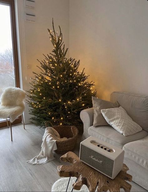 Christmas Feeling, Christmas Inspo, In The Corner, Christmas Mood, Christmas Aesthetic, Christmas Deco, Cozy Christmas, Holiday Gift Guide, Winter Christmas