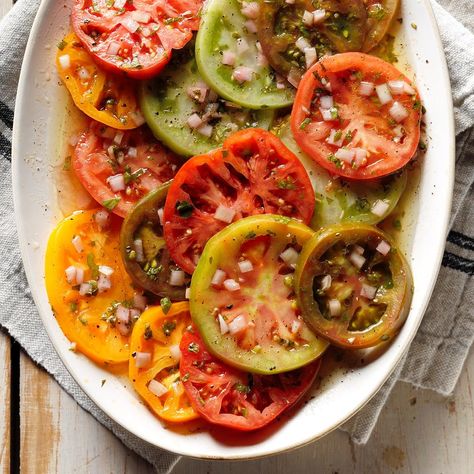 Tasty Marinated Tomatoes Fresh Basil Recipes, Marinated Tomatoes, Summer Cookout, Basil Recipes, Low Carb Vegetarian Recipes, Low Carb Vegetarian, Carne Asada, Tomato Recipes, Healthy Side Dishes