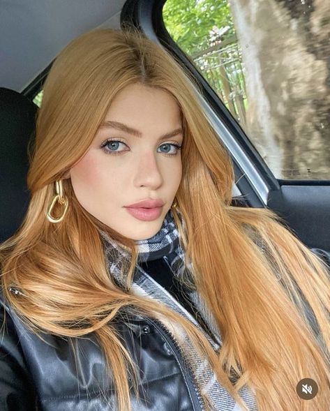 Strawberry Blonde Hair Color Ideas, Apricot Hair, Red And Blonde, Light Auburn Hair, Copper Blonde Hair, Rambut Brunette, Hair Removal Women, Blonde Shades, Strawberry Blonde Hair Color