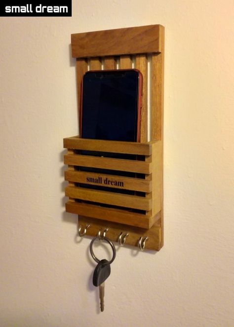 Wooden Mobile Stand Design, Wooden Mobile Holder, Key Stand Wooden, Keys Holder Ideas, Mobile Stand Ideas, Wood Mobile Stand, Mobile Stand Diy, Mobile Stand Wooden, Key Stand