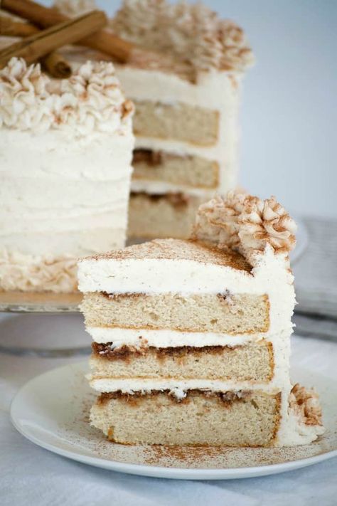 Three Layer Cake, Cinnamon Frosting, Showstopper Cakes, Cinnamon Glaze, Layer Cake Recipes, Cinnamon Roll Cake, Summer Dessert Recipes, Cinnamon Rolls Homemade, Delicious Cake Recipes