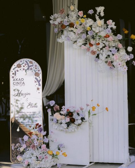 Step into a world of enchantment at Dewan Sri Dusun, where our captivating entrance decor setup and mirror welcome board set the tone for an unforgettable wedding day. Let every detail spark joy and create an atmosphere that makes your special day truly amazing. From the wedding of Elina & Hazim Photo by : @cx.white Let us turn your dreams into reality. . For rates & packages kindly fill in the form on our website . www.rumahdusun.com.my or kindly click the link on our bio to book a consul... Mirror Board Wedding, Welcome Board Wedding Mirror, Welcome Board Wedding Entrance, Welcome Board Mirror, Mirror Welcome Board, Entrance Wedding Decor, Nikkah Board, Mirror Wedding Decor, Welcoming Board