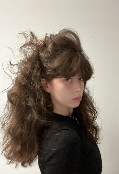 big hair girl brown hair curly hair bangs even sanom girl hair volume inspo Long Poofy Hair, Big Frizzy Hair, Fluffy Hair Girl, Brown Hair Curly, Girl Brown Hair, Fluffy Curly Hair, Curly Hair Bangs, Puffy Hair, Poofy Hair