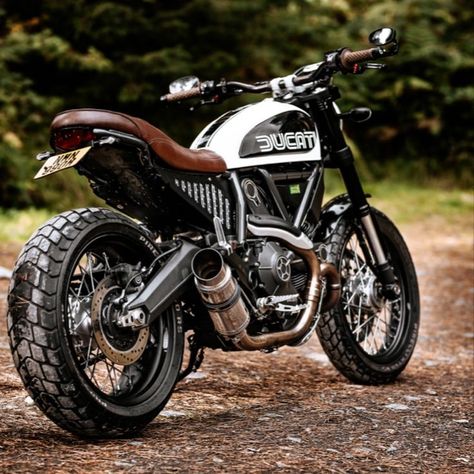 Ducati
Scrambler
Custom
800
Caferacer Ducati Icon, Ducati Scrambler Custom, Custom Ducati, Scrambler Custom, Custom Bobber, Scrambler Motorcycle, Ducati Scrambler, Retro Motorcycle, Cafe Racer Bikes