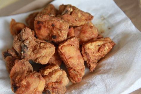 Chicharrones de Pollo (Puerto Rican Fried Chicken) Puerto Rican Fried Chicken, Food Comfort, Recetas Puertorriqueñas, Puerto Rican Cuisine, Puerto Rican Dishes, Puerto Rico Food, Boricua Recipes, Spanish Dishes, Tasty Kitchen