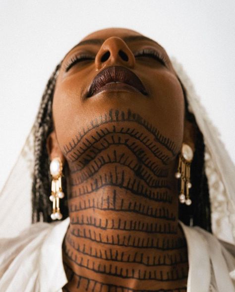 Tattoo Ideas Black Women, Girls Tattoo Ideas, Tattoo Ideas Black, Girls Tattoo, Tattoo Inspiration Men, Handpoke Tattoo, African Beauty, African Women, Black Is Beautiful