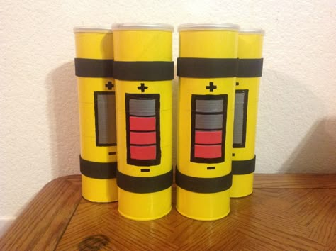 Scream Canisters made from Pringles cans!  Supper cute!  These were made for a Monsters INC party. Monsters Inc Stroller Costume, Monsters Inc Canister Diy, Monsters Inc 2319, Disney Party Diy Decorations, Monsters Inc Scream Canister Diy, Monsters University Trunk Or Treat, Pixar Decorations Ideas, Monsters Inc Trunk Or Treat Ideas, Monsters Inc Halloween Decorations