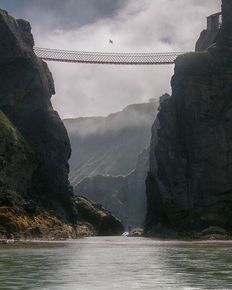 Rickety Bridge, Best Of Ireland, Rope Bridge, Sea Of Monsters, Bridge Painting, Ireland Travel Guide, Love Ireland, County Clare, Visit Ireland