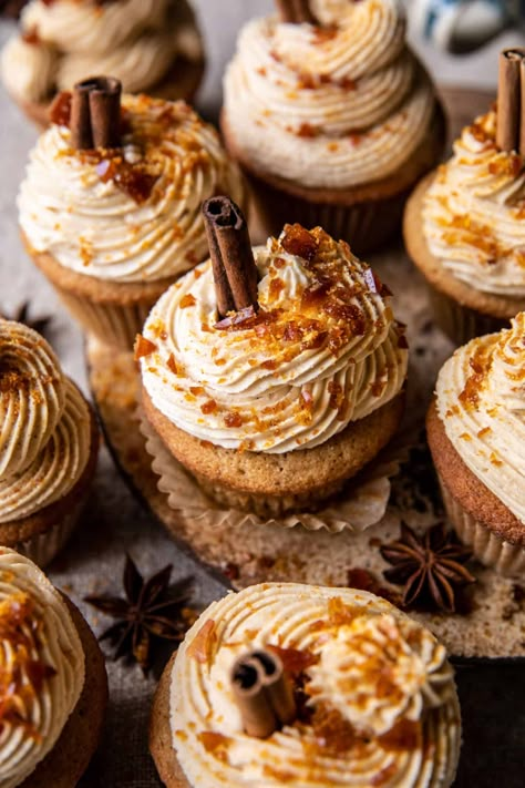 Royal Desserts, Caramel Brûlée, Chai Latte Cupcakes, Cupcakes With Caramel, Half Baked Harvest Recipes, Autumn Baking, Brulee Recipe, Homemade Soft Pretzels, Caramel Frosting