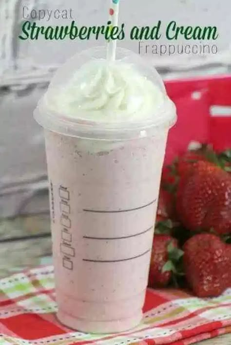 Cream Frappuccino Recipe, Starbucks Strawberries, Homemade Frappuccino, Starbucks Strawberry, Frappe Recipe, Frappuccino Recipe, Copycat Starbucks, Copycat Starbucks Recipes, Ninja Recipes