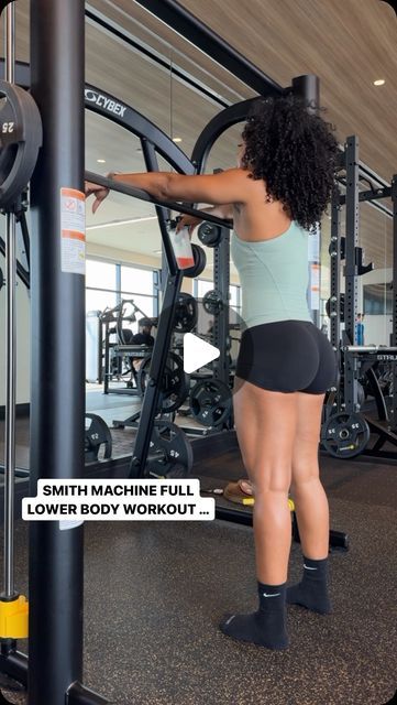 Jenna de León 🇹🇹🇺🇸 on Instagram: "MUST TRY SMITH MACHINE LOWER BODY WORKOUT…  This was highly recommended! I know the free weights and barbell can be a bit intimidating at first, but if you want to get the most out of your workout while staying in one spot, this full lower body Smith machine routine might be just what you need! I know the last exercise can feel a little tricky, but if you keep your core engaged and shoulders up, you can do it!   So make sure to save this and give it a try! 👇🏾  METHOD:👇🏾  Circuit One:  - 15 Elevated Deadlift  Rest 30 Sec X4  Circuit Two: - 15 Sumo Squat  Rest 1 Min X4  Circuit Three: - 12 Split Squat per side  Rest 1 Min X4  Circuit Four: - 12 Front Squat Rest 1 min X4  For more workouts like this and structured training programs, check out the @re Elevated Deadlift, Lower Body Workout Gym Machines, Gym Machine Routine, Smith Machine Workout Glutes, Smith Machine Squat, Lower Body Workout Gym, Smith Machine Workout, Leg Exercise, Squat Machine