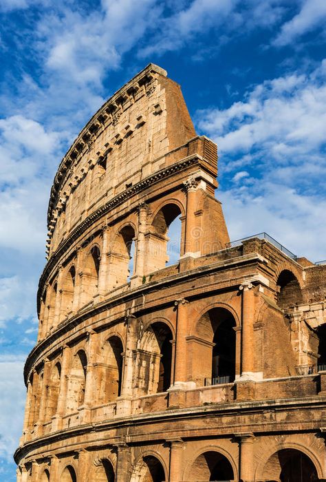 Rome Monuments, Rome Italy Colosseum, Colosseum Rome, Famous Monuments, The Colosseum, Building An Empire, Italy Tours, Sistine Chapel, Paris Eiffel Tower