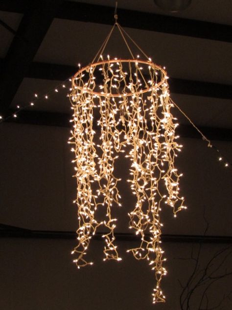 20 Crazy ways to light up your backyard – SheKnows Hula Hoop Chandelier, Diy String Lights, Diy Lampe, Icicle Lights, Diy Chandelier, Hula Hoop, Rustic Lighting, Cool Ideas, The Ceiling