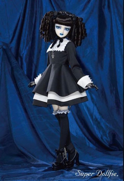 bad ball jointed doll ball joint doll malice mizer visual kei collector doll japanese rock harajuku lolita alternative fashion lolita fashion inspo doll collector Visual Kei Outfits, Super Dollfie, Malice Mizer, Kei Fashion, Gothic Dolls, Dream Doll, Smart Doll, Inspo Board, Anime Dolls