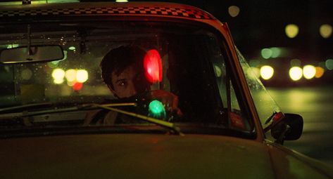 The 5 Most Visually Dark and Cold Films Ever Made Taxi Driver 1976, Car At Night, Travis Bickle, Pretty Movie, Beau Film, Beautiful Film, Movie Shots, Japon Illustration, Martin Scorsese