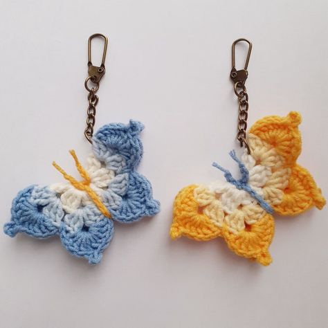 Simple Crochet Keychain, Blue And Yellow Crochet, Crochet Heart Keychain, Trinket Bag, Crochet Grocery Bag, Simple Pendant Necklace, Crochet Pendant, Small Crochet Gifts, Necklace Crochet