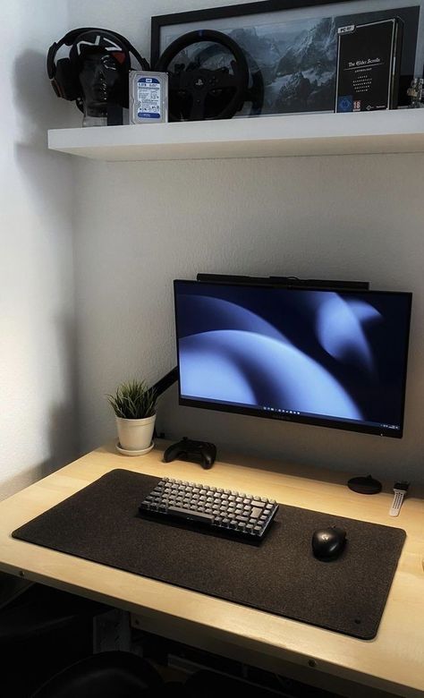 Small Room Setup, Mens Bedroom Decor, Setup Pc, Computer Desk Setup, Home Studio Setup, Minimalist Desk, Setup Gamer, Desktop Setup, Pc Setups