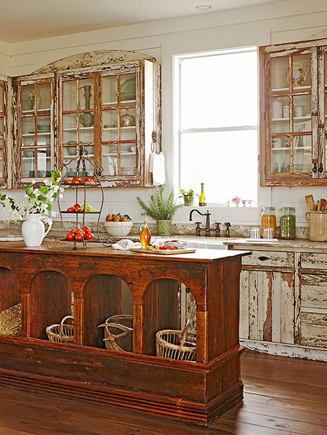 Small Country Kitchens, Rustic Country Kitchen Decor, Country Kitchen Island, Unfitted Kitchen, New Cabinets, Old Fashioned Kitchen, Rustic Country Kitchens, Country Kitchen Designs, Rustic Cabinets