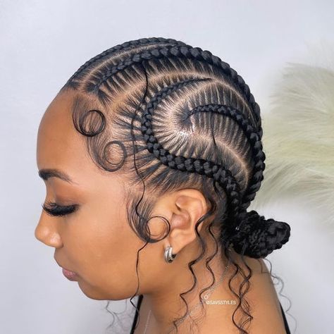 SAVS STYLES on Instagram: "Boho Braidssssss🖤 Style: boho feedin braids ❤️‍🔥 Will be available to book for November 🥰 • • • • • • • • • #savsstyles #feedinbraids #feedinbraidslondon #londonfeedins #londonfeedinbraids #stitchbraids #stitchbraidslondon #londonbraids #braids #londonbraider #croydonbraids #croydonbraider #heartbraids #feedinbraidscroydon #braider #freestylebraids #bohemianknotlessbraids #knotlessbraids #knotlessbraidslondon #londonknotlessbraids #croydonknotlessbraids #freestylefu Stitch Bun With Curls, Afro Braids, Feed In Braids Hairstyles, Braided Cornrow Hairstyles, Types Of Braids, Braids Hairstyles Pictures, Quick Braided Hairstyles, Protective Hairstyles Braids, Feed In Braid