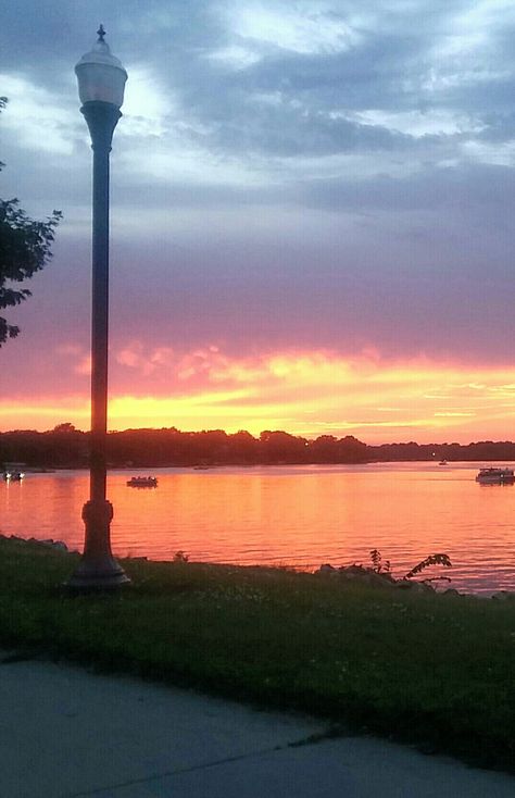 Fountain lake, Albert lea,MN Minnesota, Lake, Celestial Bodies