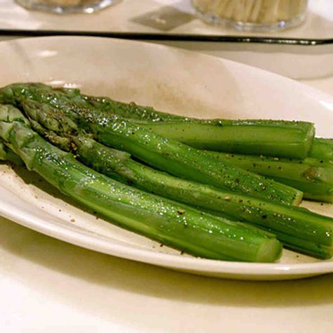 Boiled Asparagus Recipe | Martha Stewart Boiled Asparagus, Boil Asparagus, Mint Butter, Low Calorie Sides, Easy Vegetable Side Dishes, Veggies Recipes, Steamed Asparagus, Crunchy Salad, Asparagus Recipes